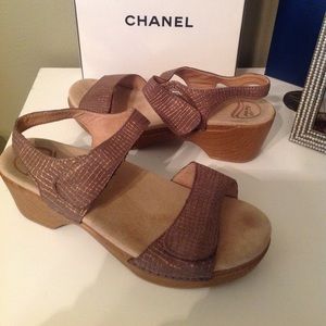 Dansko sonnet Croc embossed heeled Velcro sandal